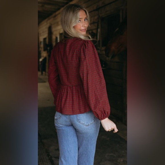 Vestique Hanging Stockings Plaid Holiday Top – NWT Size Small - Picture 3 of 8